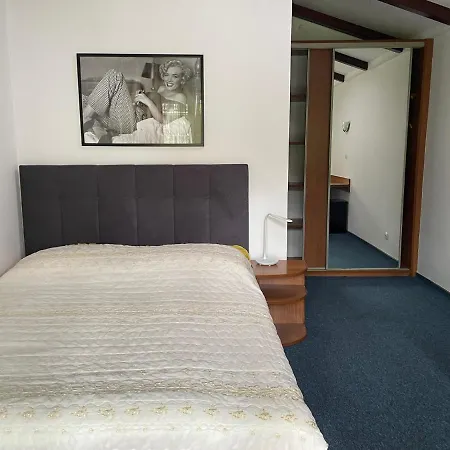 Barbara And Konukevi